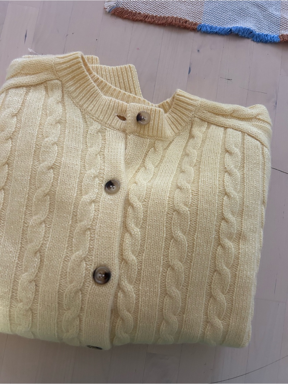 Doen Penrose cardigan in lemon chiffon - Picture 5 of 10